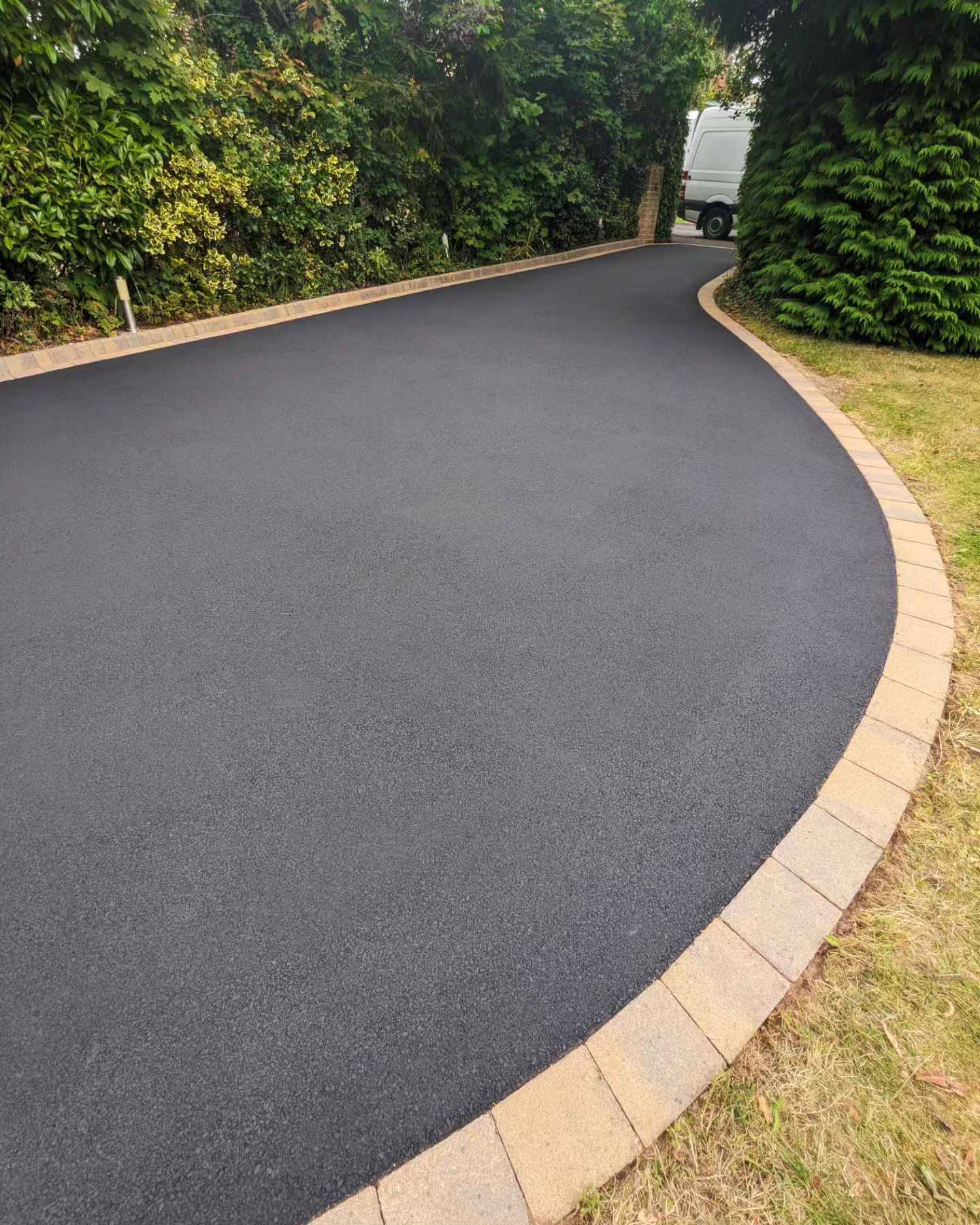 How to Remove Oil Stains from Your Driveway